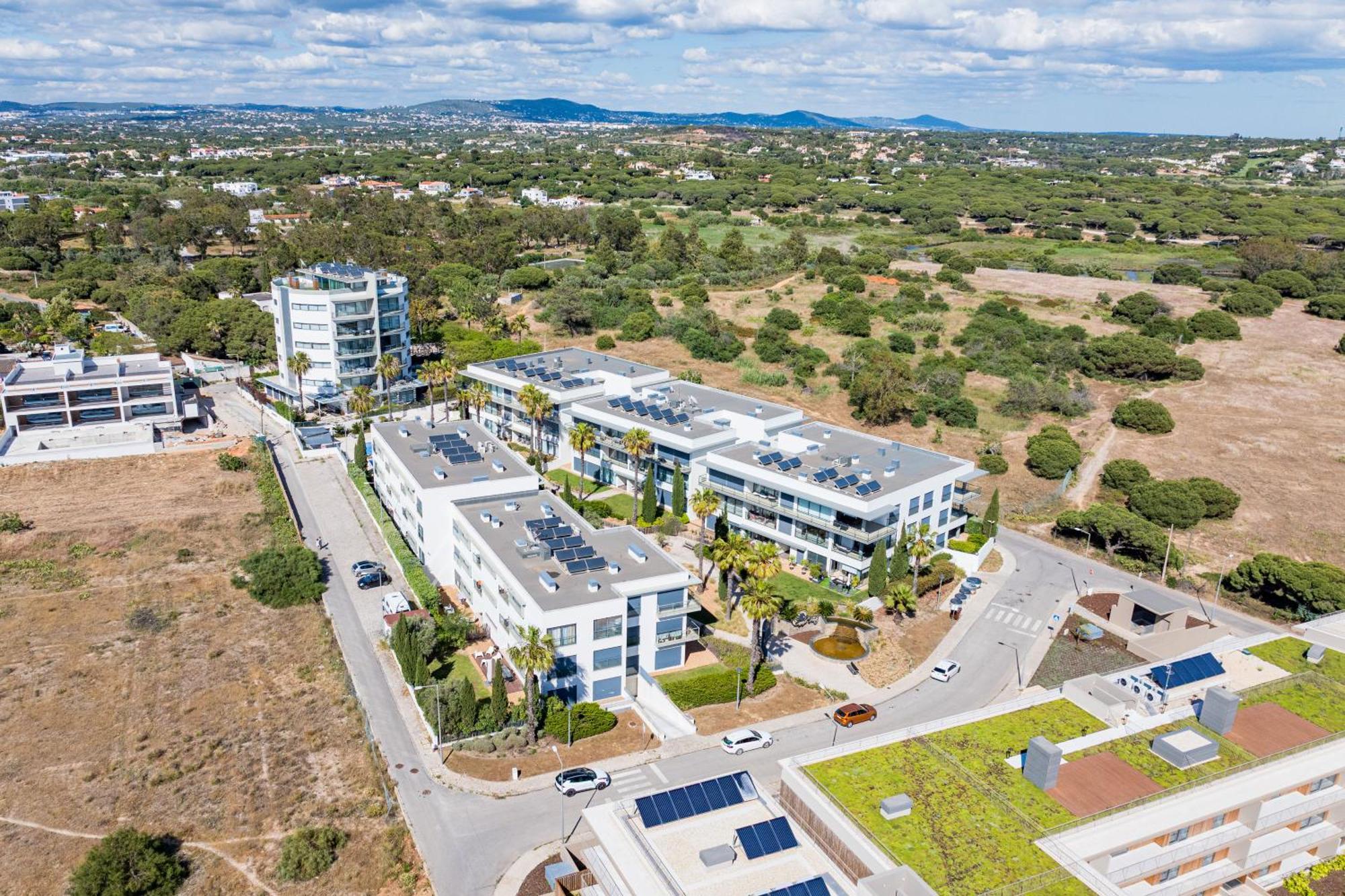 Cavalo Preto Luxury Beach Apartment By Golden Zenith Quarteira Extérieur photo